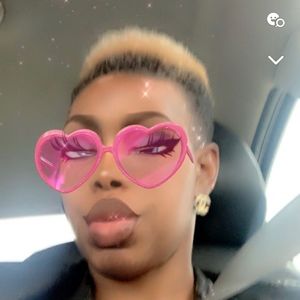 Meet your Posher, Akelah